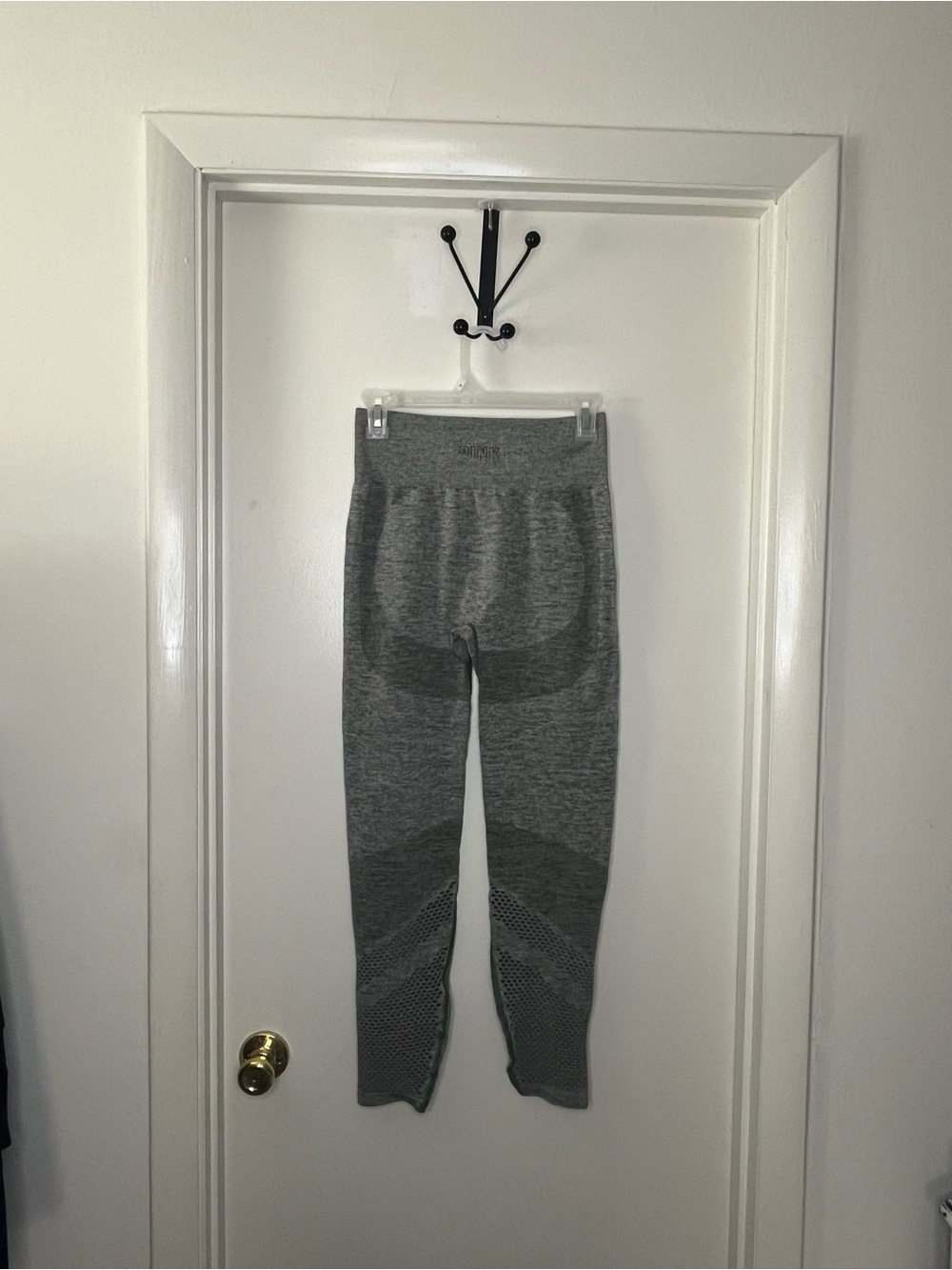 PINK Victoria's Secret High-Waist Textured Gray Leggings - Picture 3 of 5